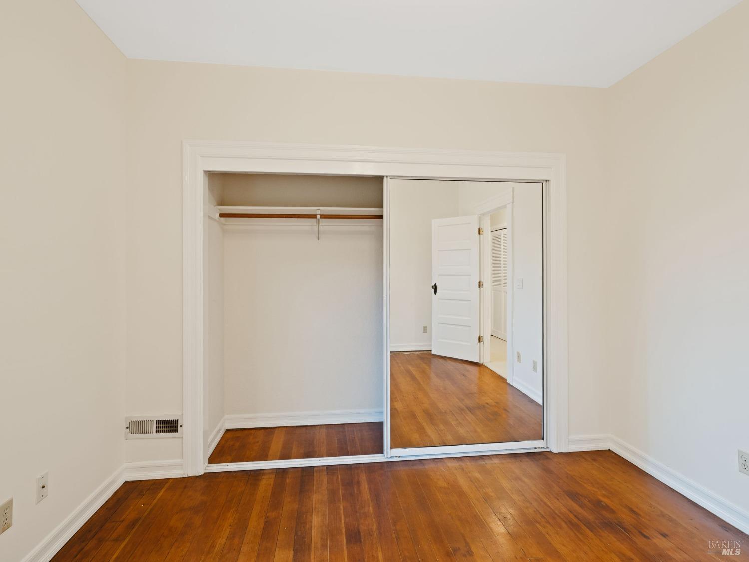 1133 Seminary St