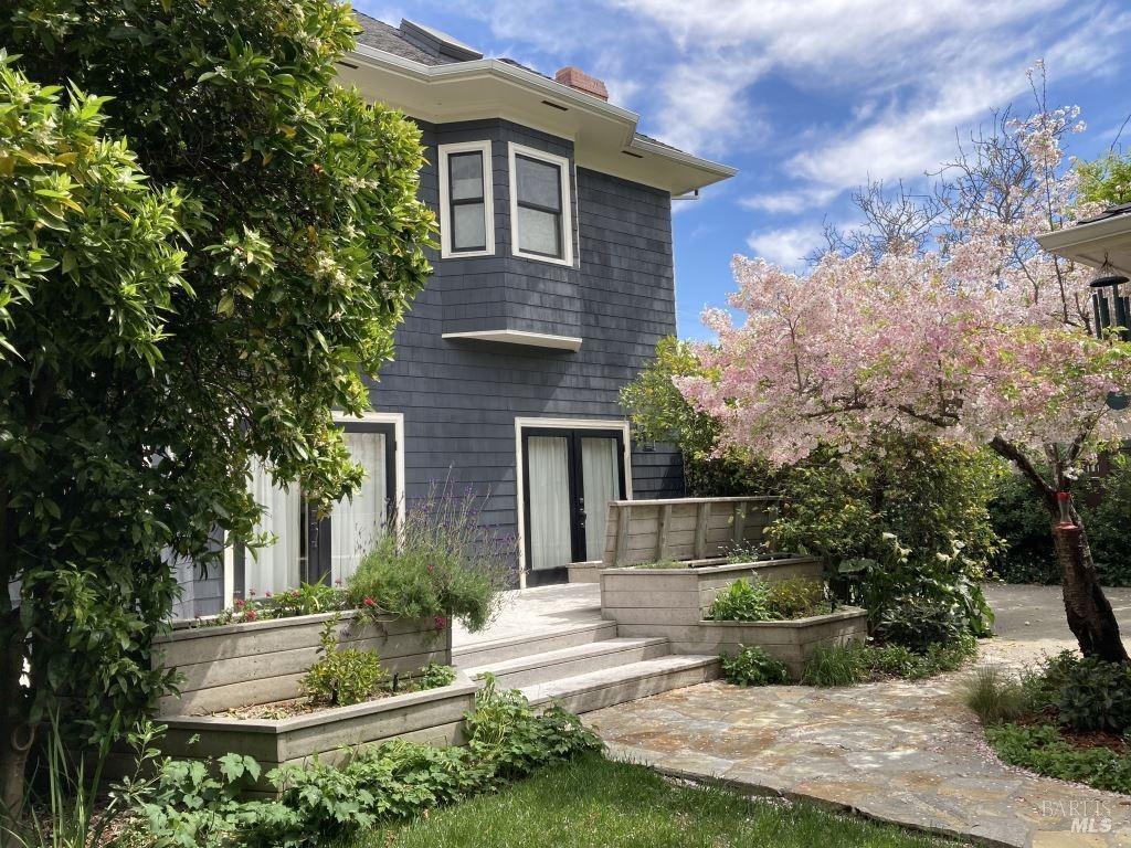 1133 Seminary St