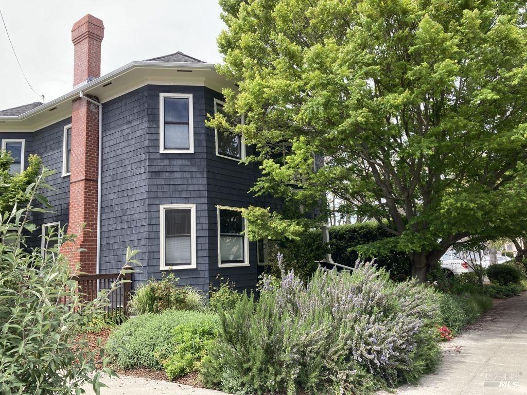 1133 Seminary St