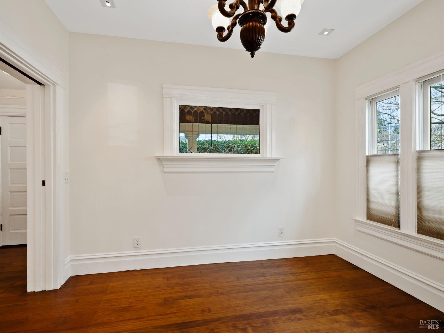 1133 Seminary St