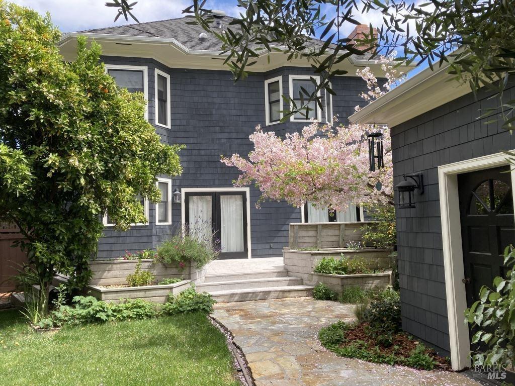 1133 Seminary St