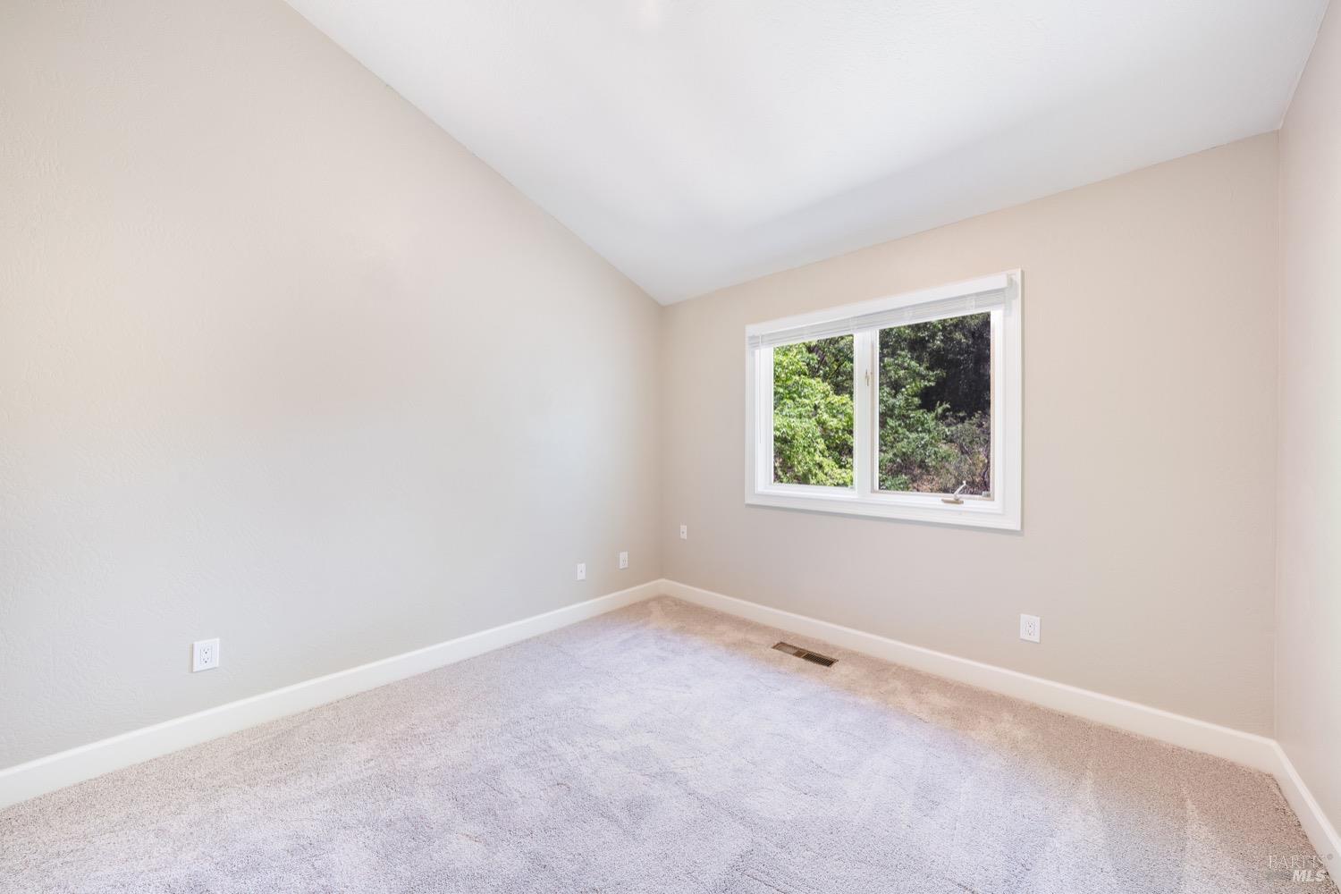 1275 Summit Lake Dr