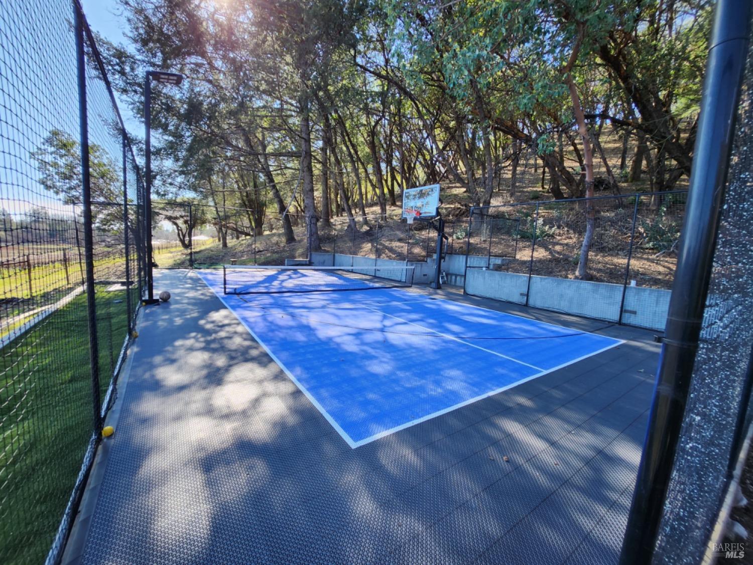 1275 Summit Lake Dr