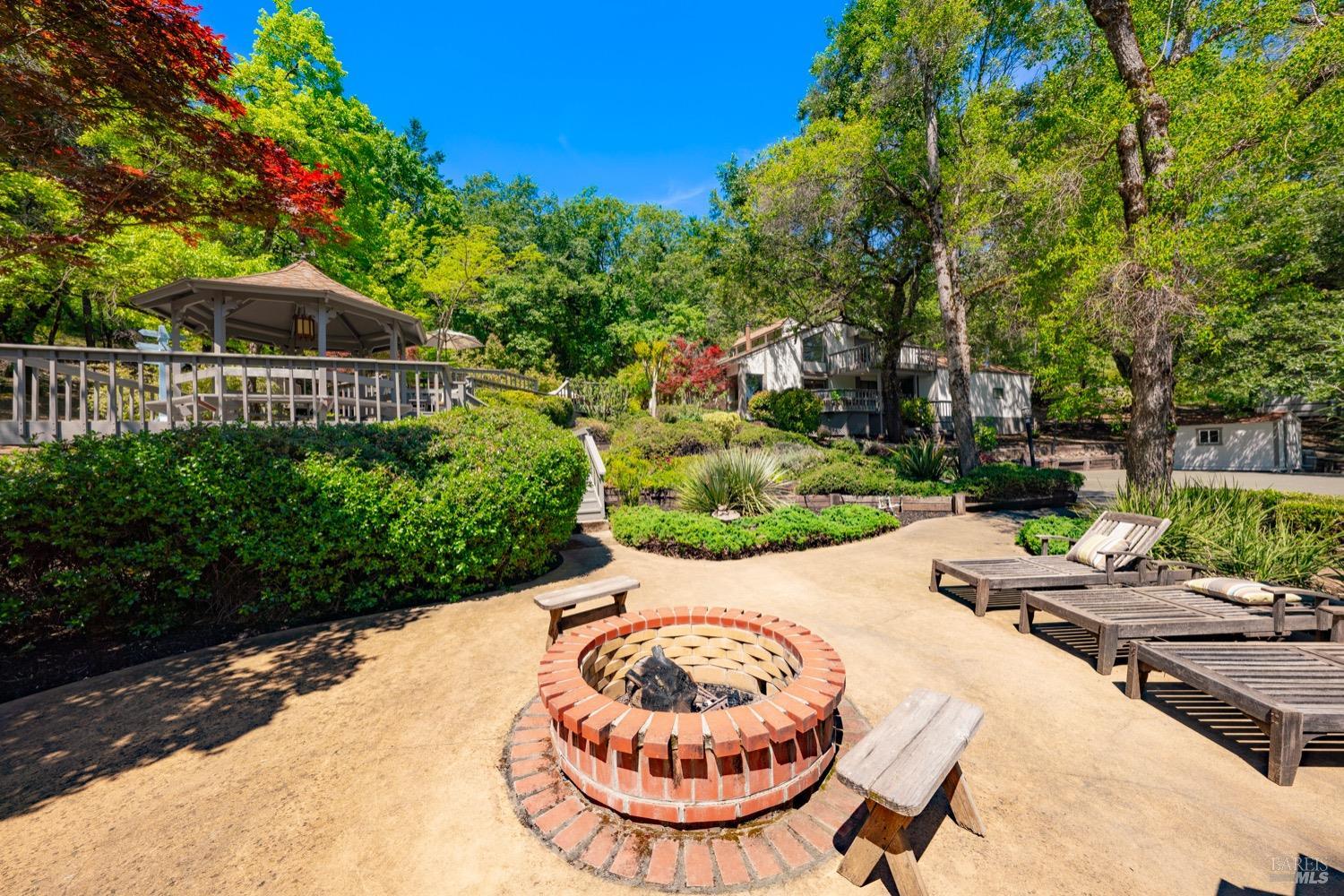 1275 Summit Lake Dr