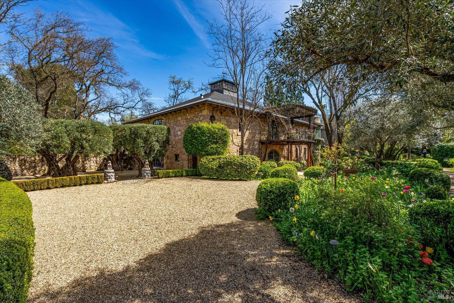 1095 Lodi Ln