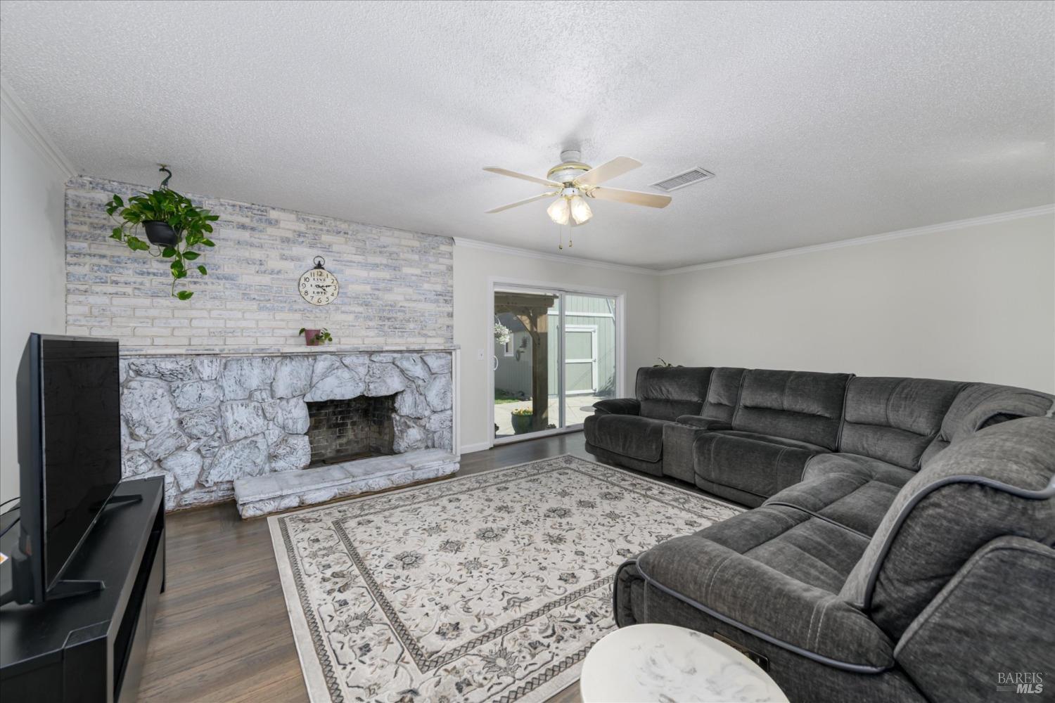 1301 James St