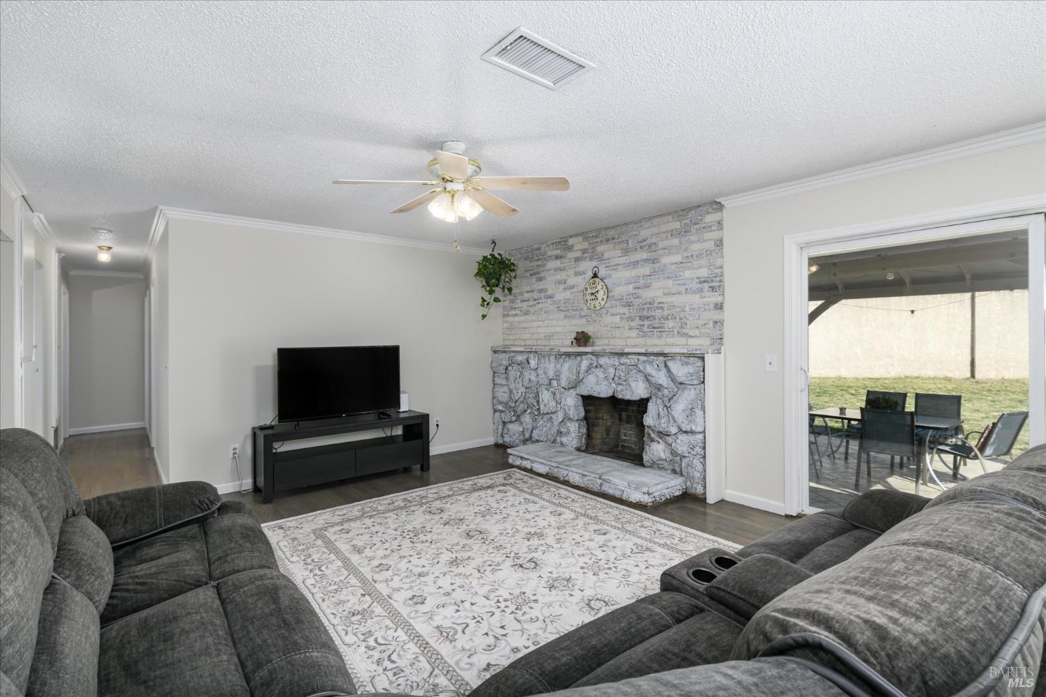 1301 James St