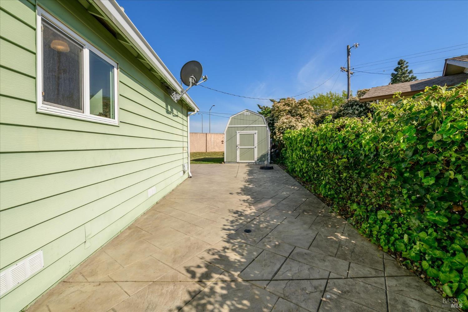 1301 James St