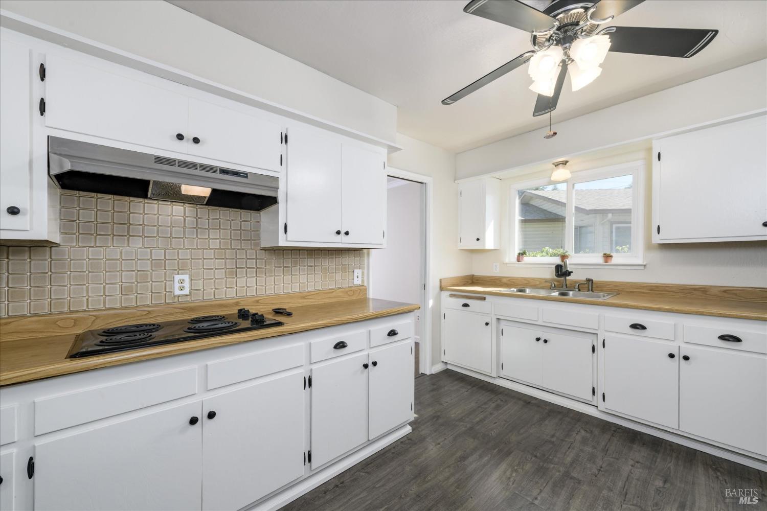 1301 James St
