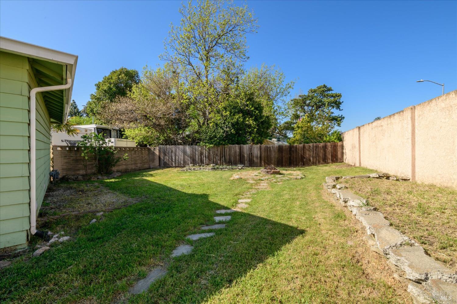 1301 James St