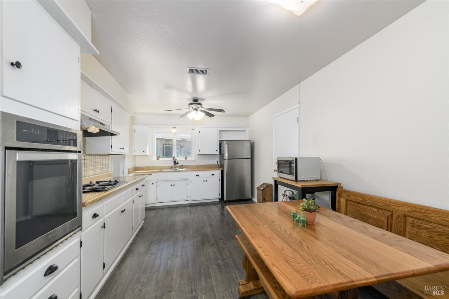 1301 James St