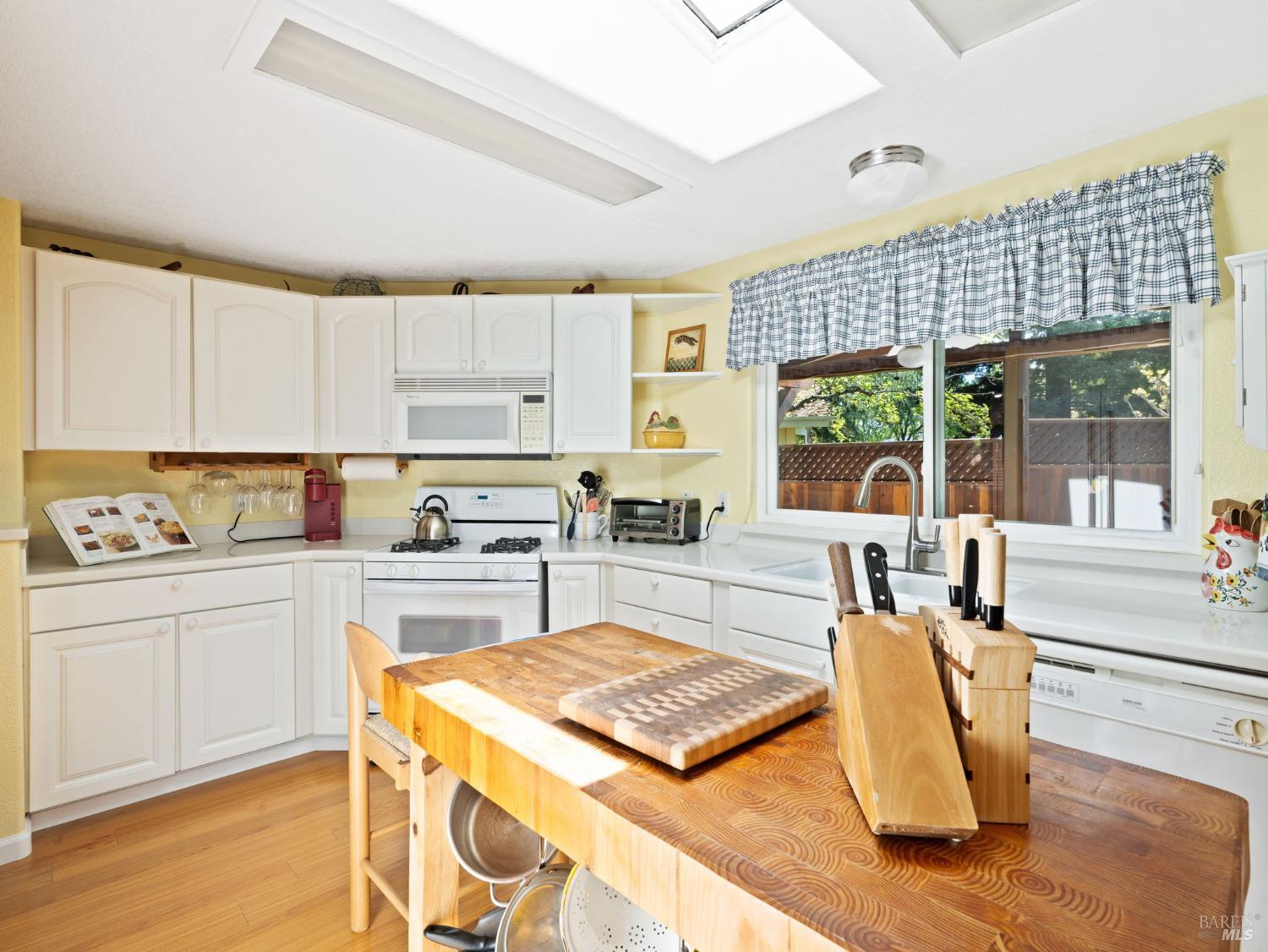 2 La Canada Ct