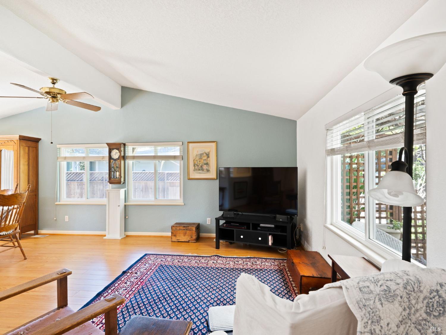 2 La Canada Ct
