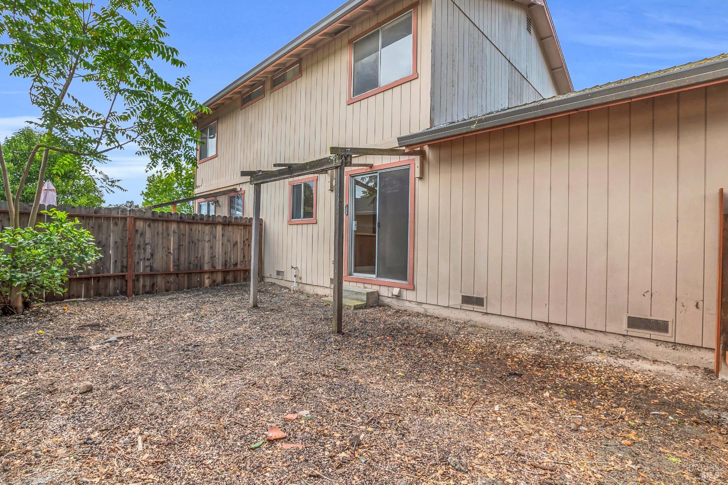 883 Arbor Ave