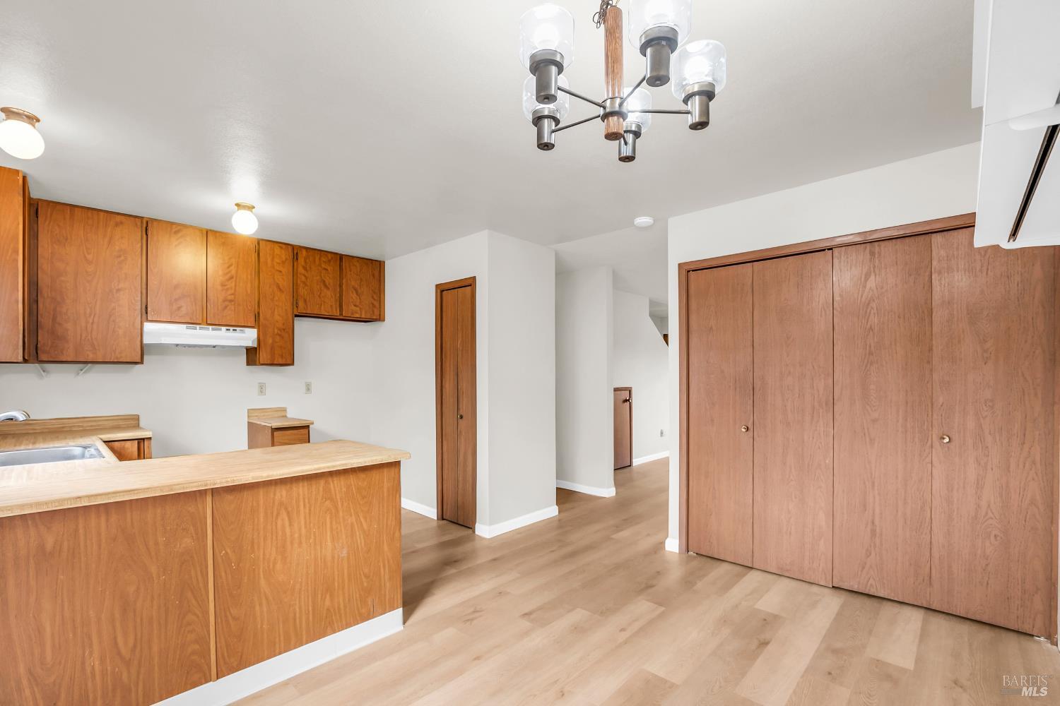 883 Arbor Ave