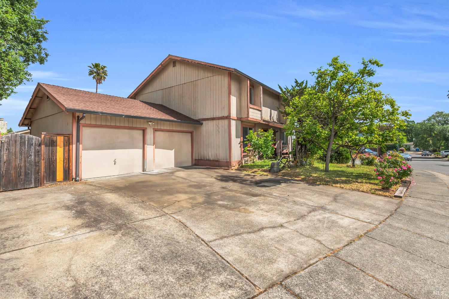 883 Arbor Ave