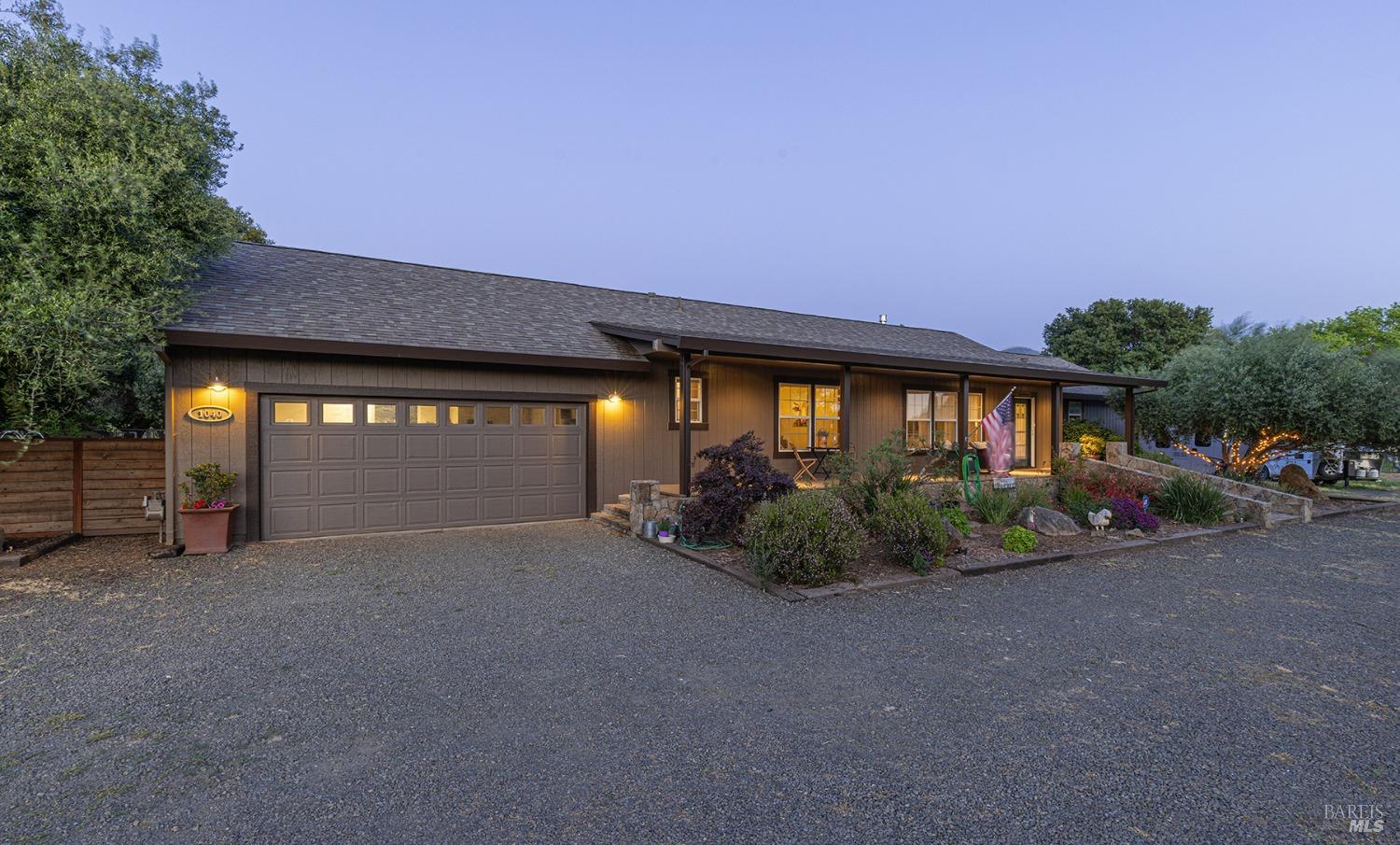 1040 Berry Ln