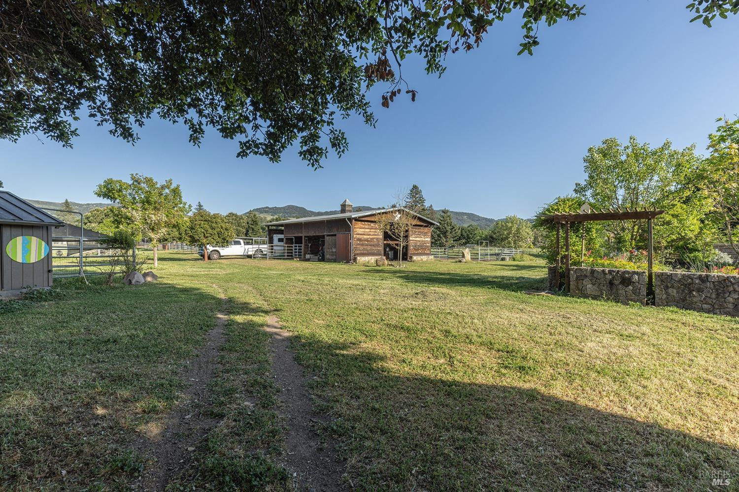 1040 Berry Ln