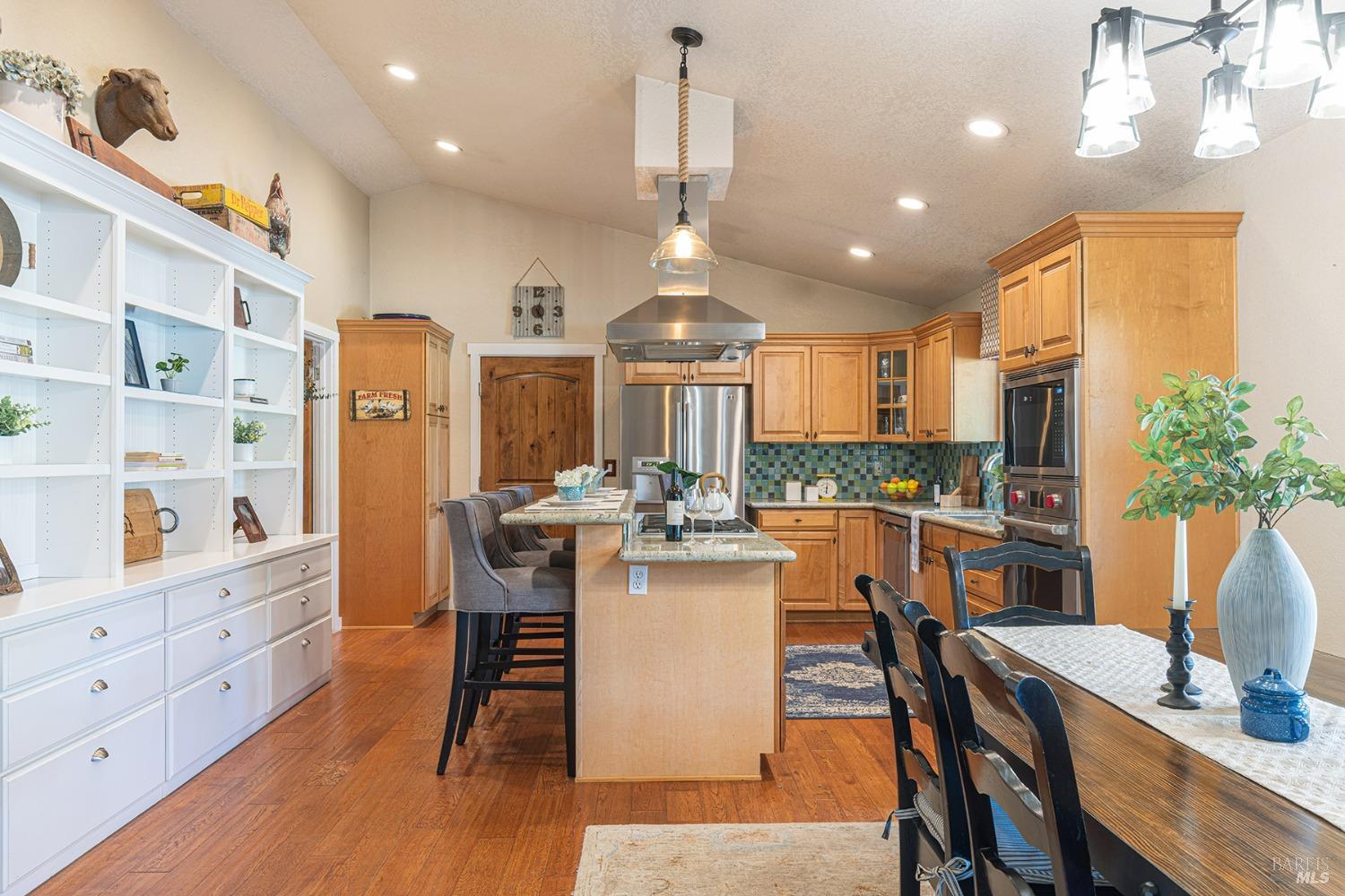 1040 Berry Ln