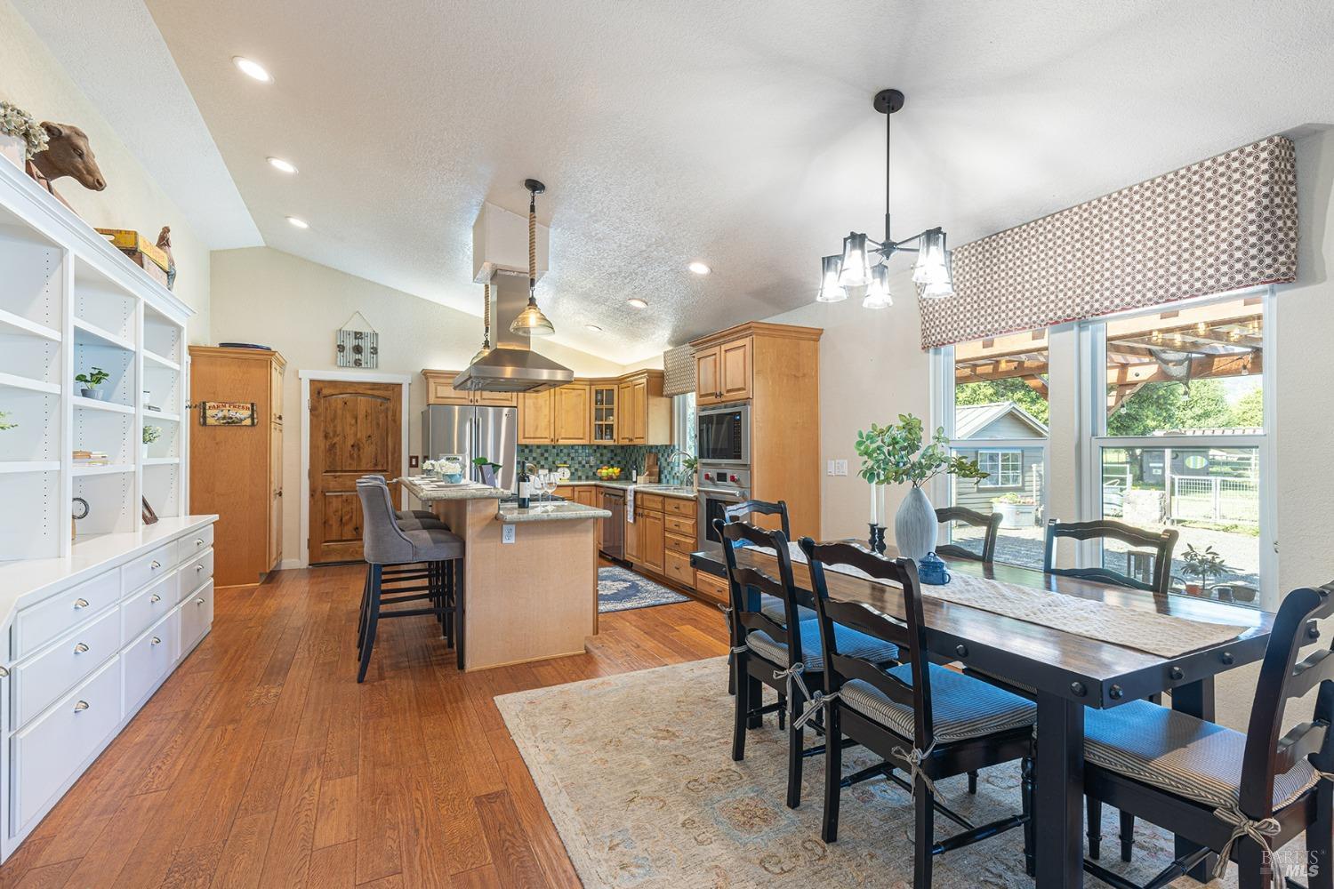 1040 Berry Ln