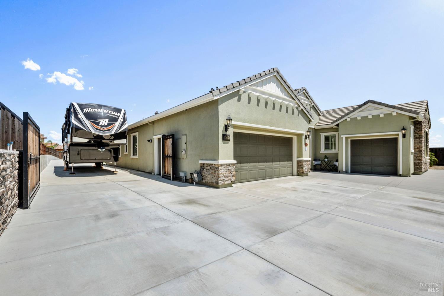 6006 Peacock Ct