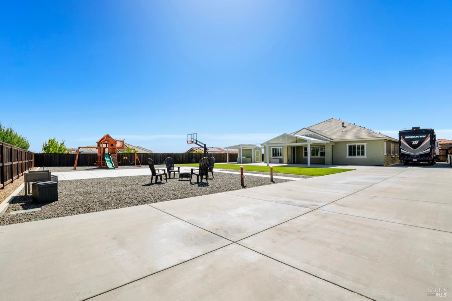 6006 Peacock Ct