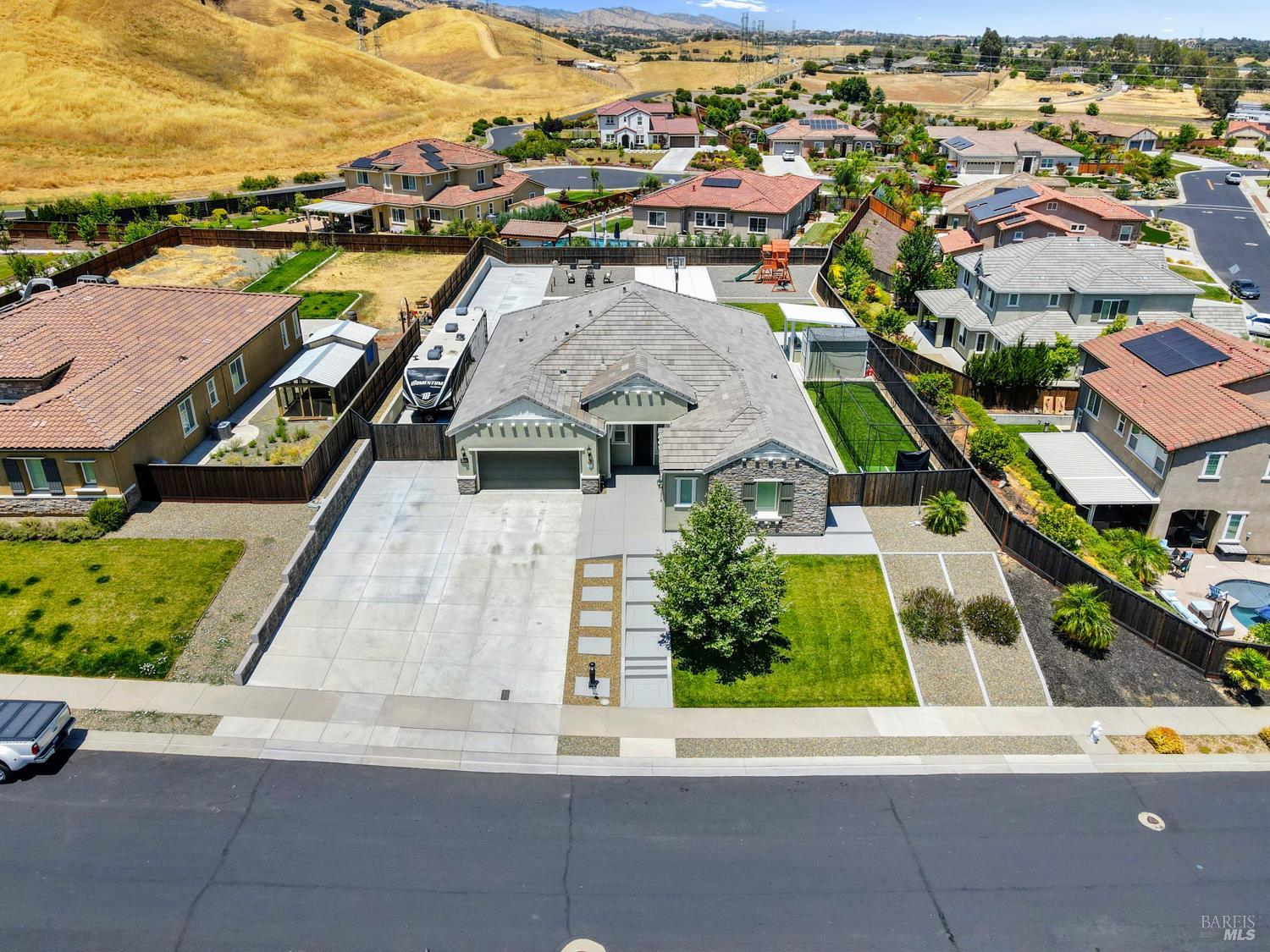 6006 Peacock Ct