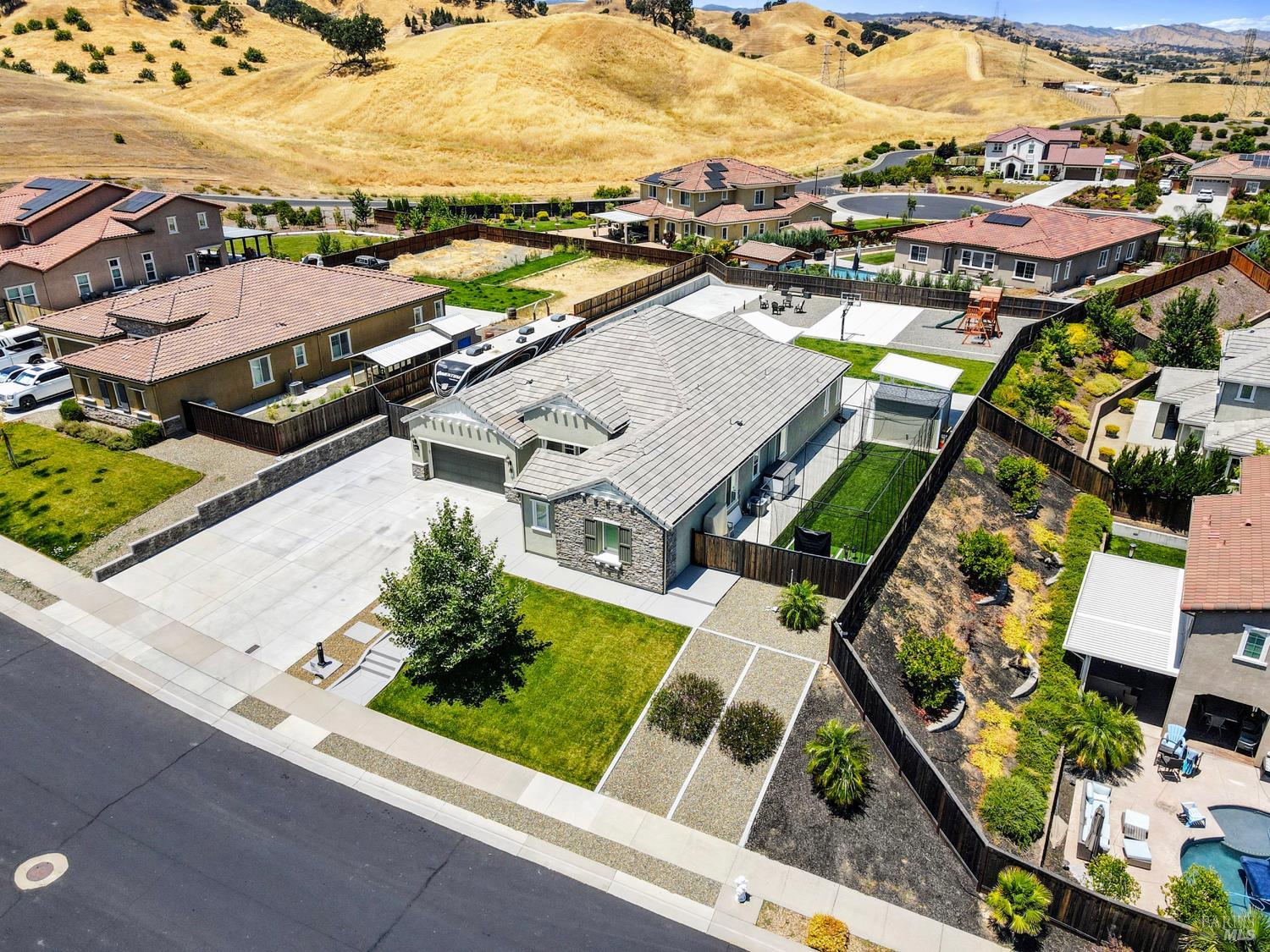6006 Peacock Ct