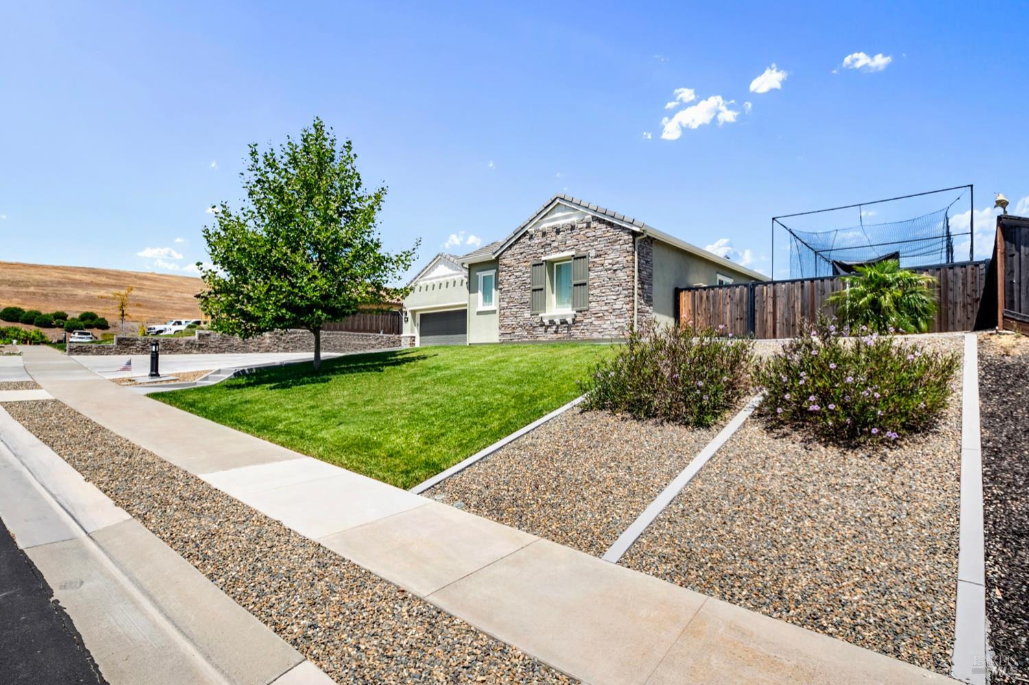 6006 Peacock Ct