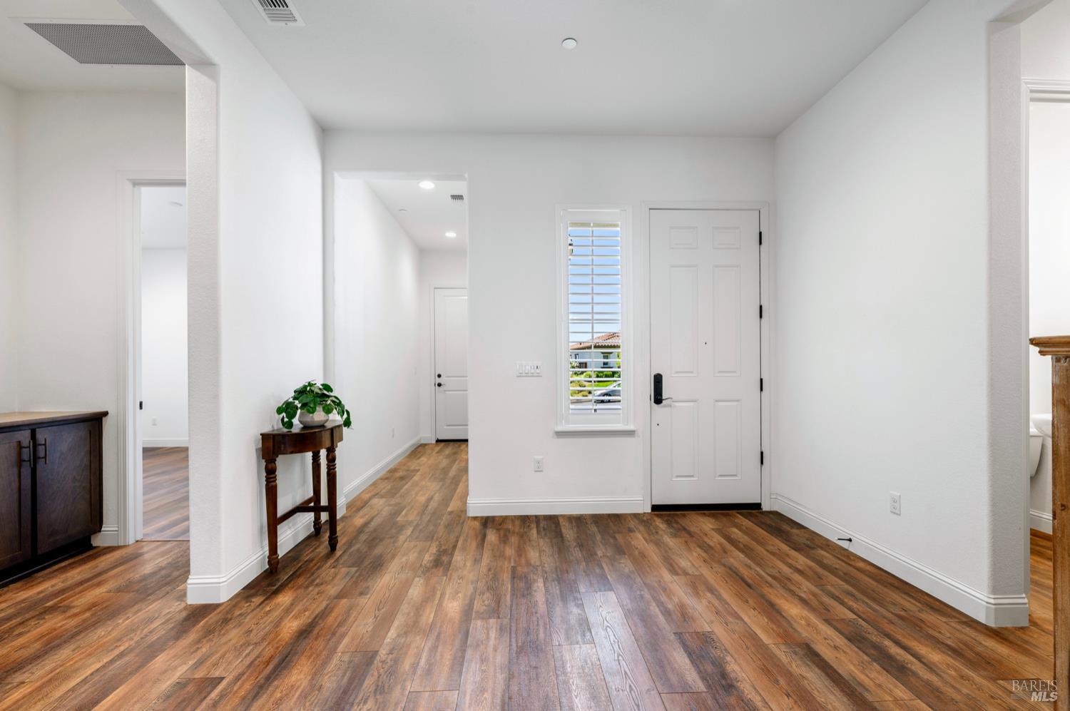 6006 Peacock Ct