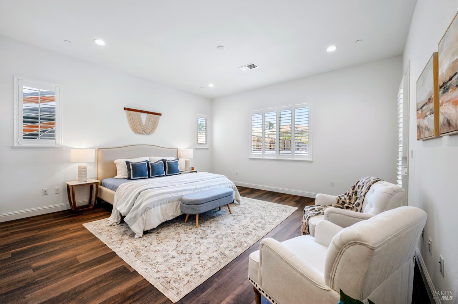 6006 Peacock Ct