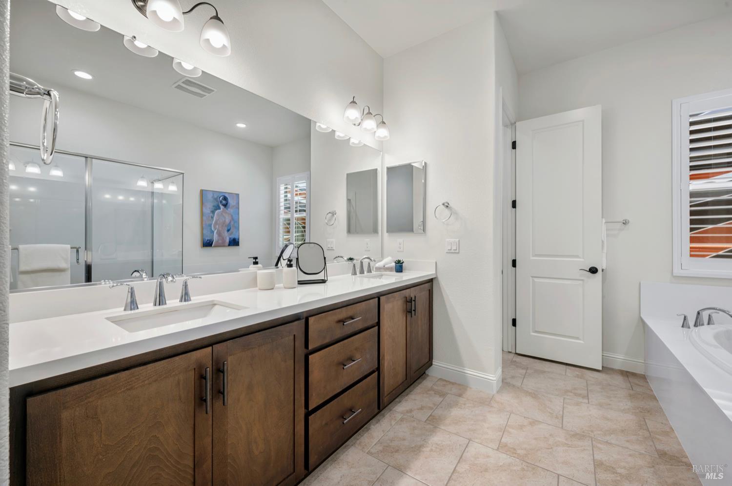 6006 Peacock Ct