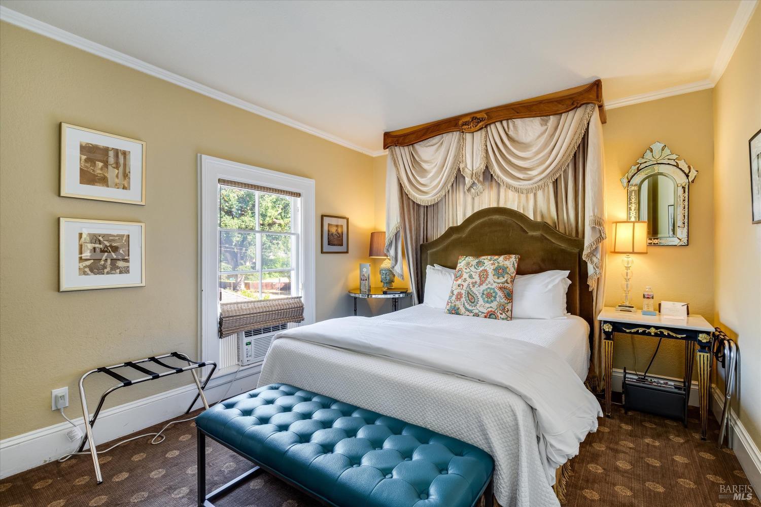 1139 Lincoln Avenue