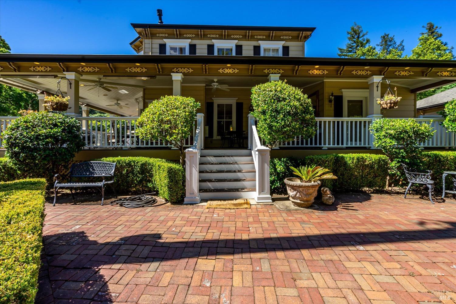 1139 Lincoln Avenue