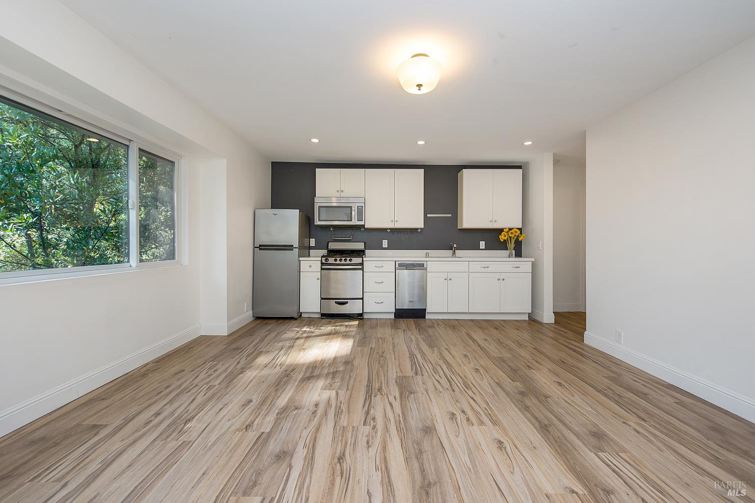 170 Brookside Dr