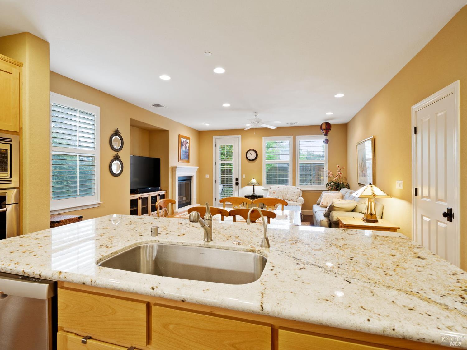3263 Atherton Cir