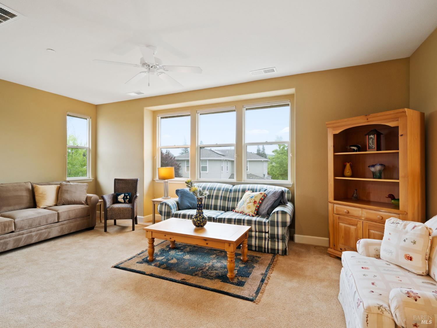 3263 Atherton Cir