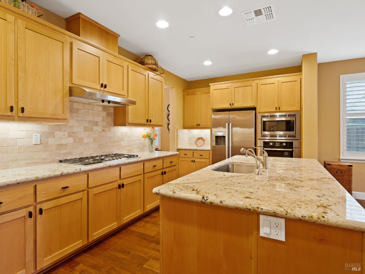 3263 Atherton Cir