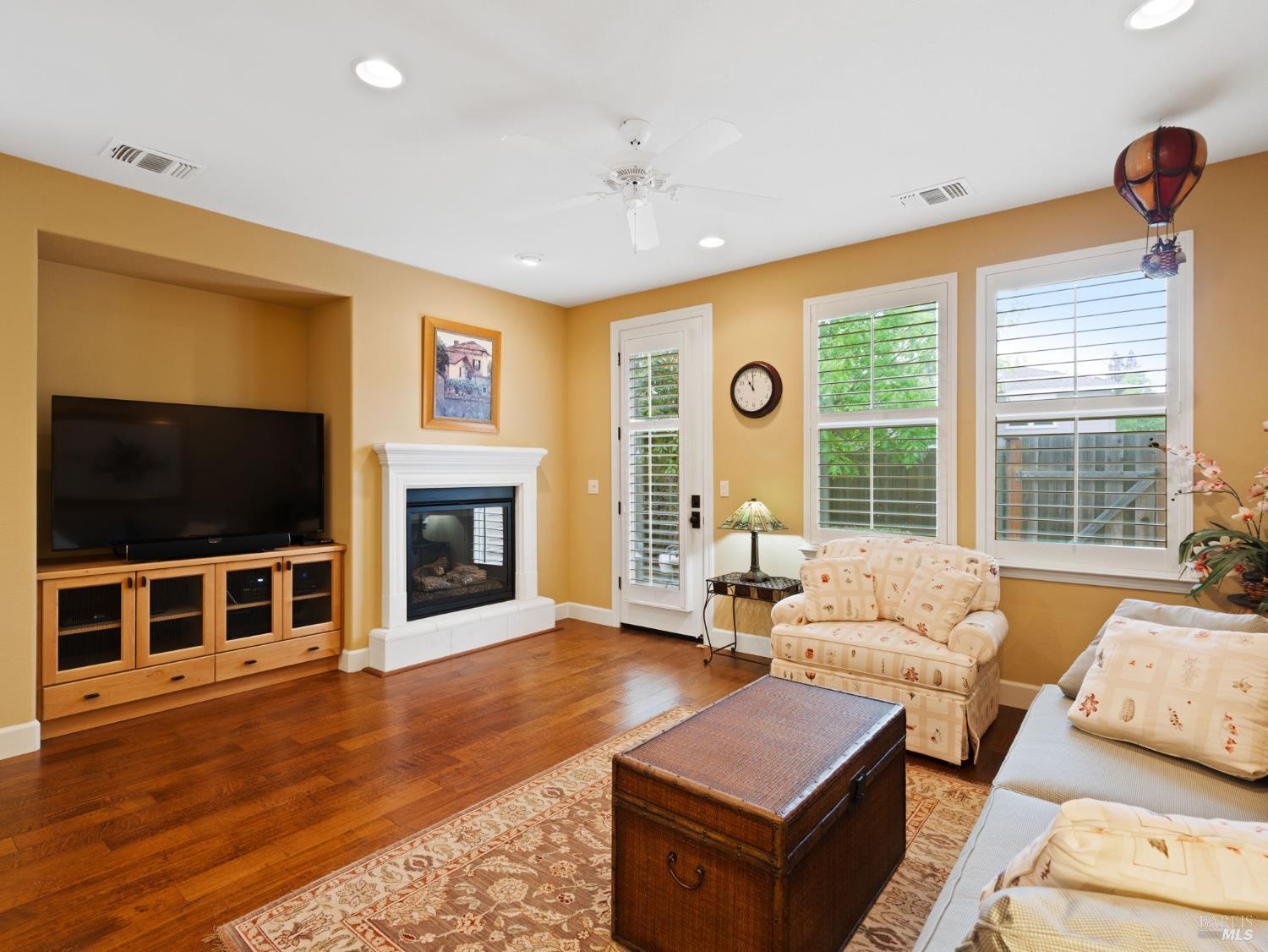 3263 Atherton Cir