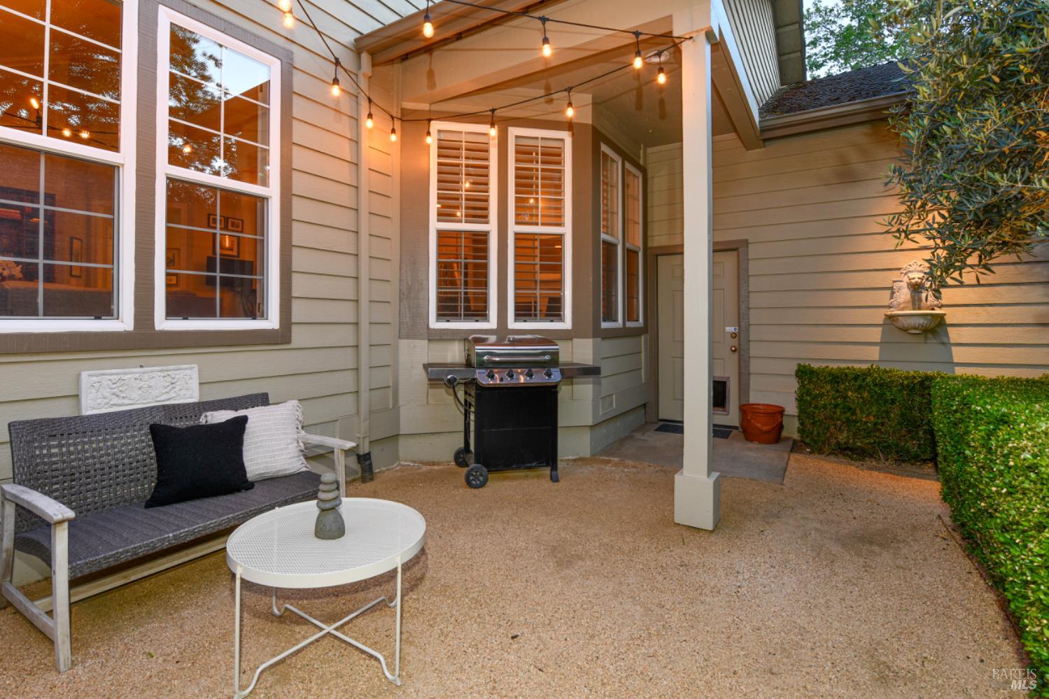1571 Voorhees Cir