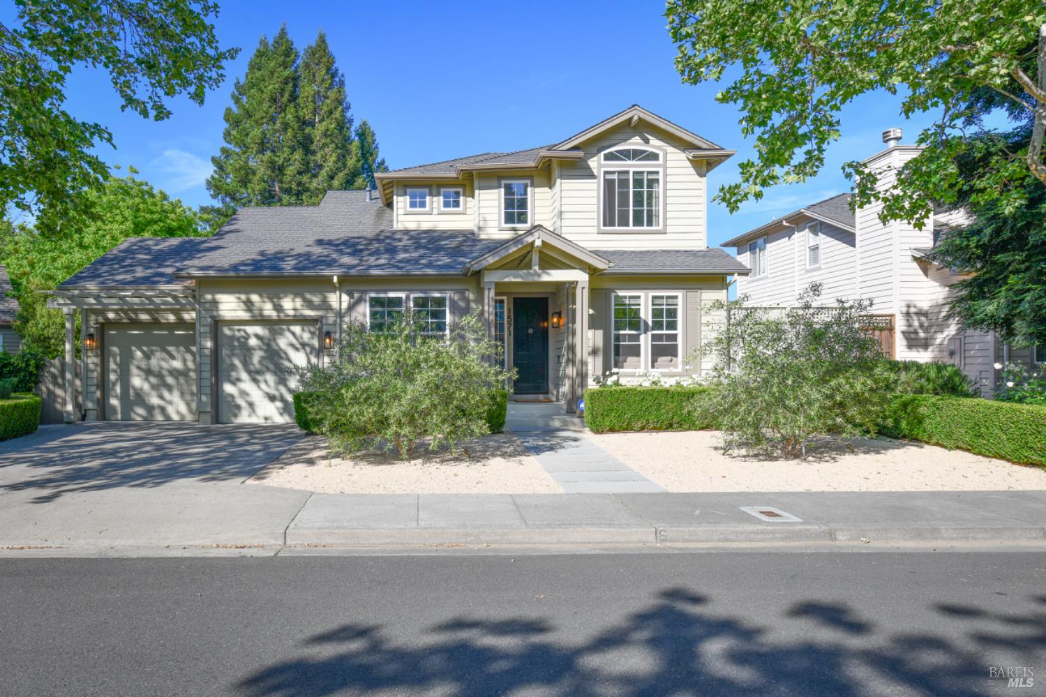 1571 Voorhees Cir