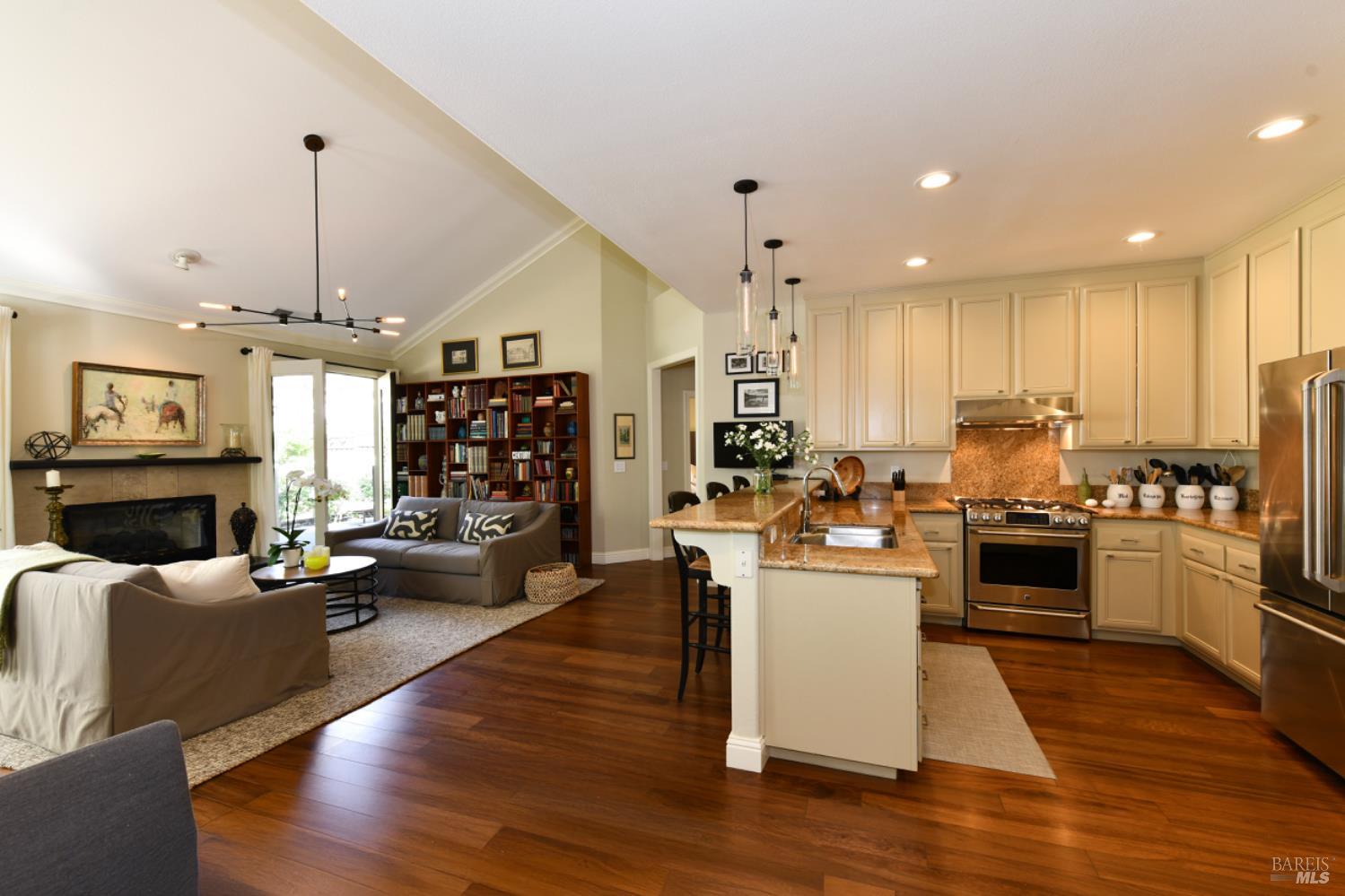 1571 Voorhees Cir