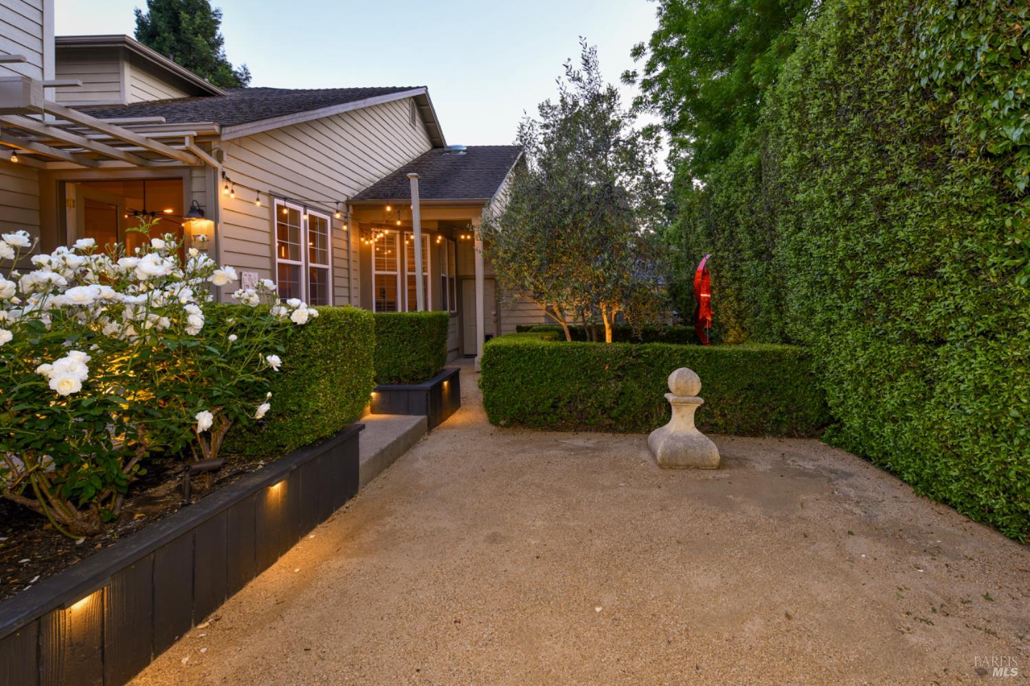 1571 Voorhees Cir