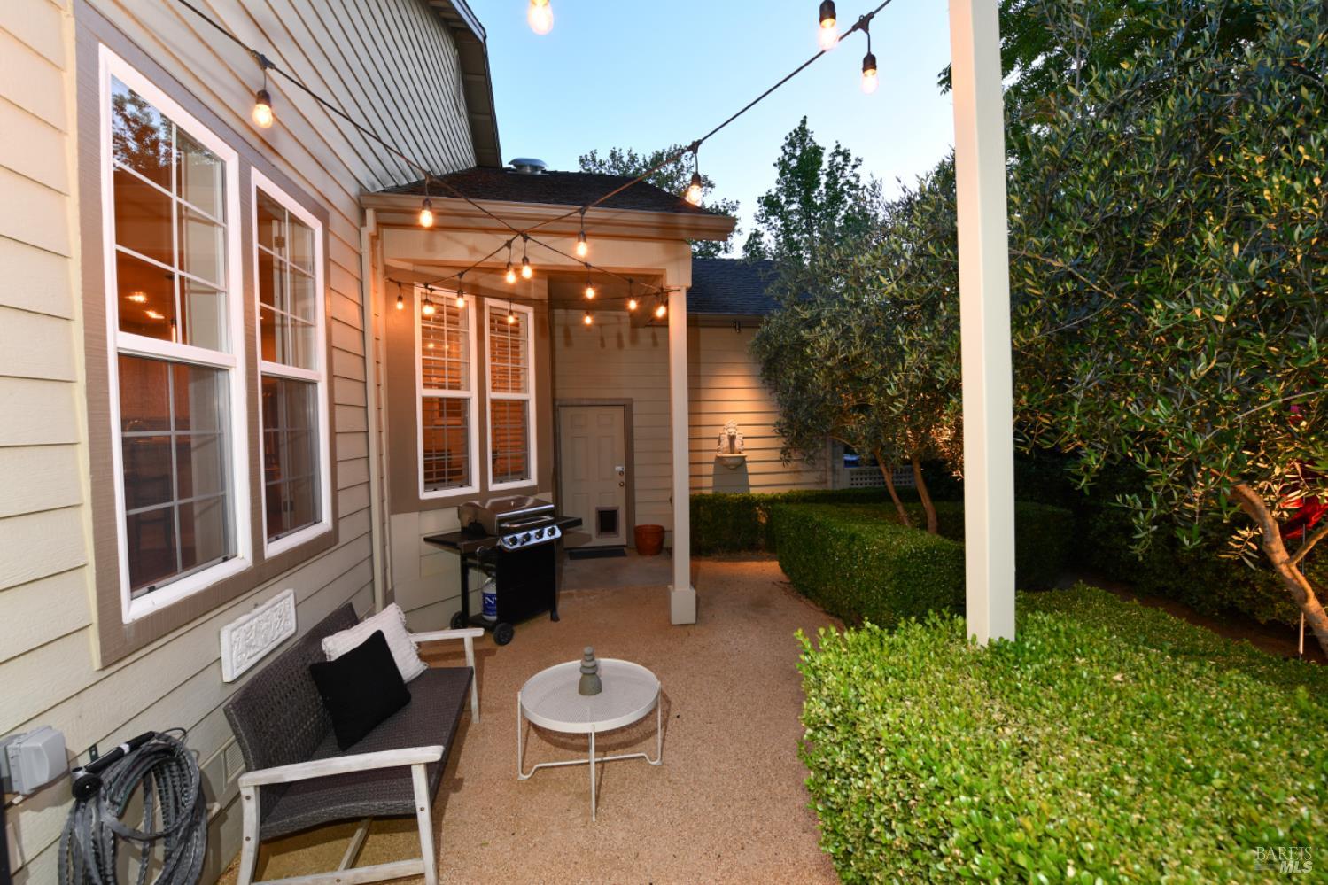 1571 Voorhees Cir
