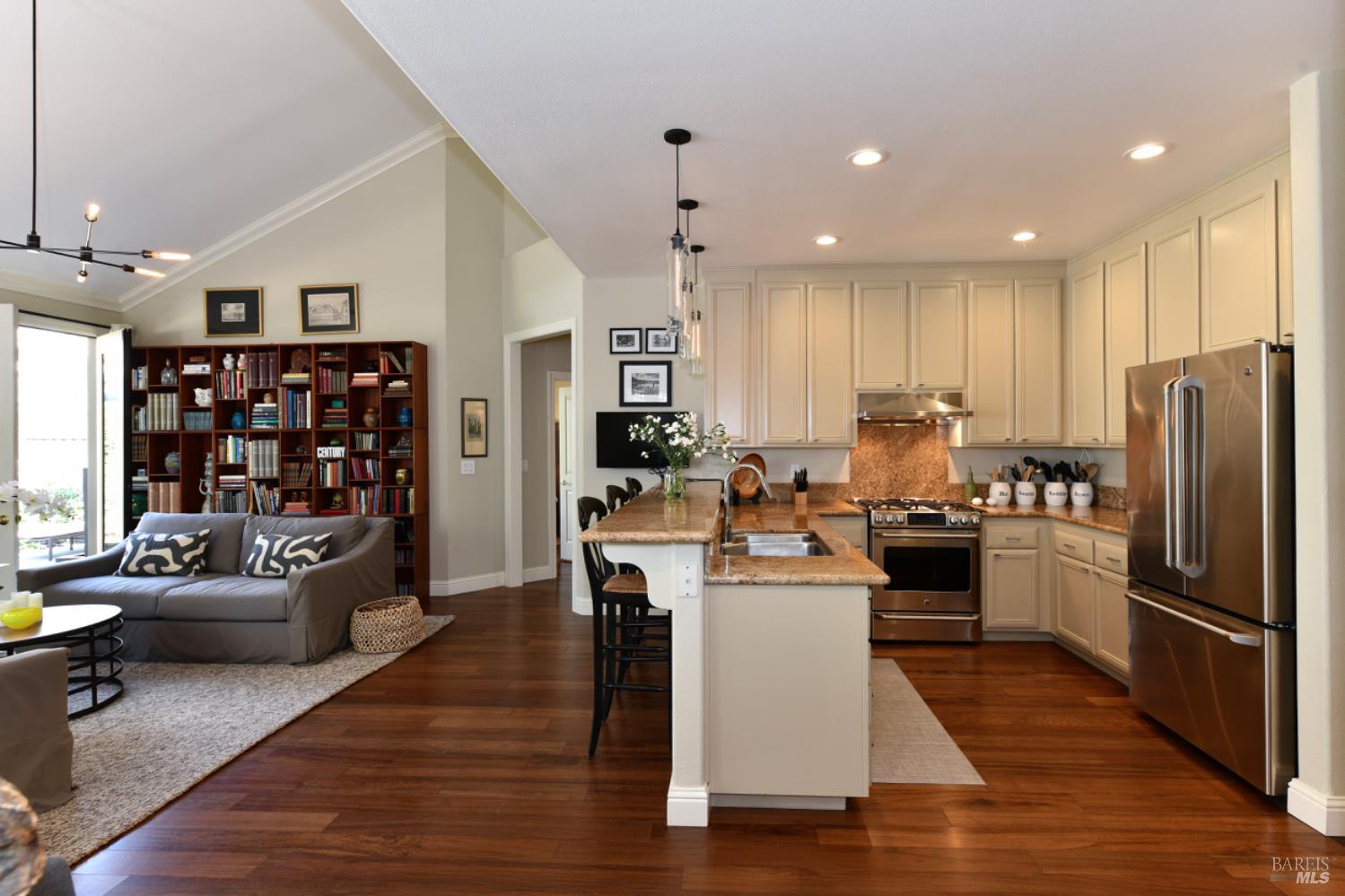 1571 Voorhees Cir