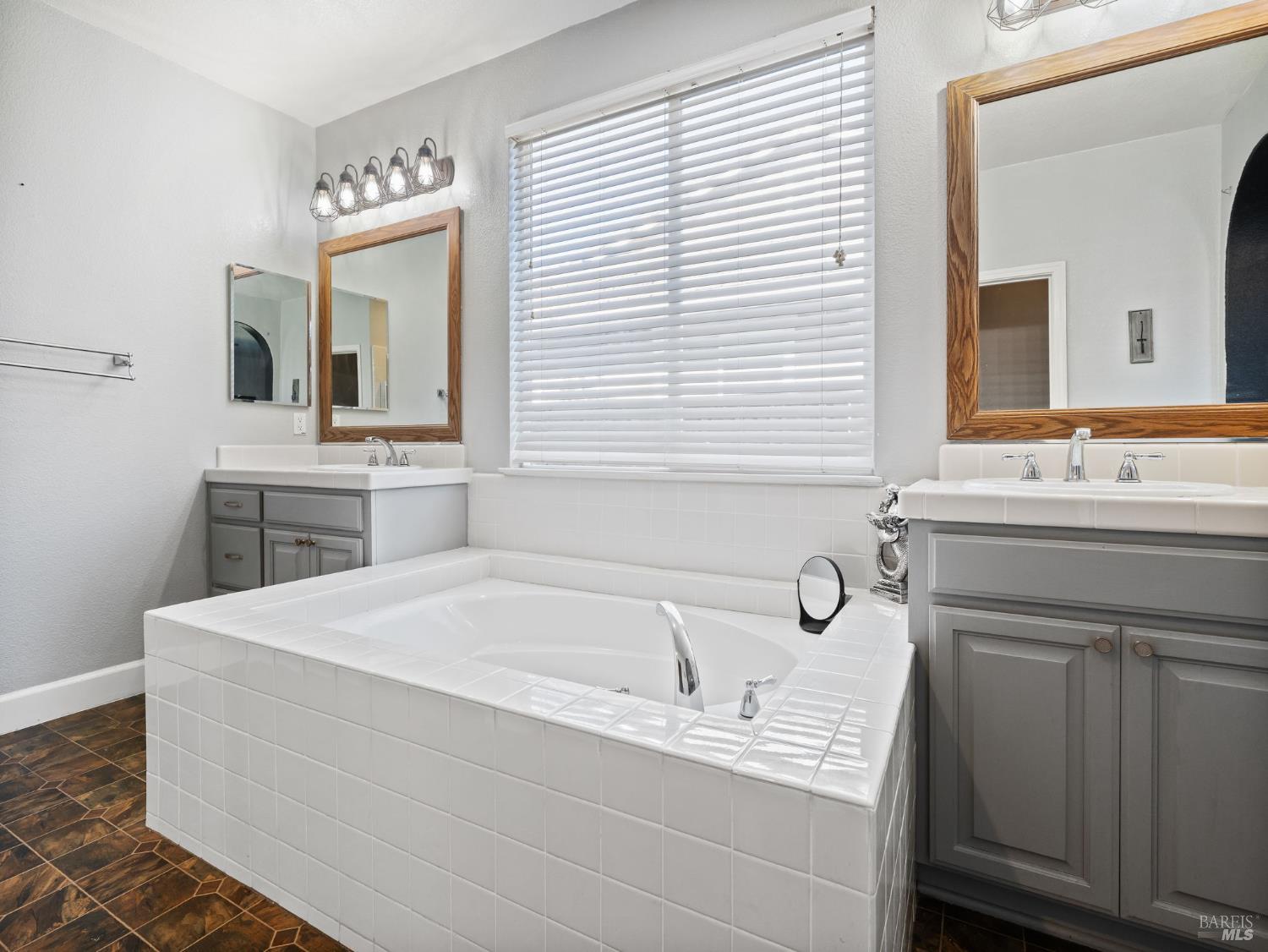 630 Purple Martin Dr