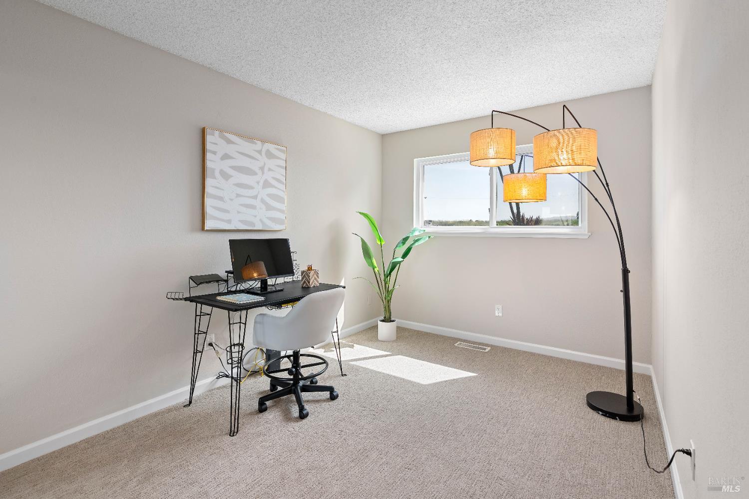 733 Whispering Bay Ln