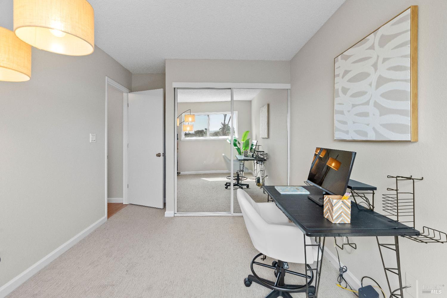 733 Whispering Bay Ln