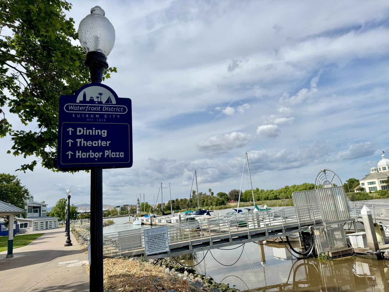 733 Whispering Bay Ln