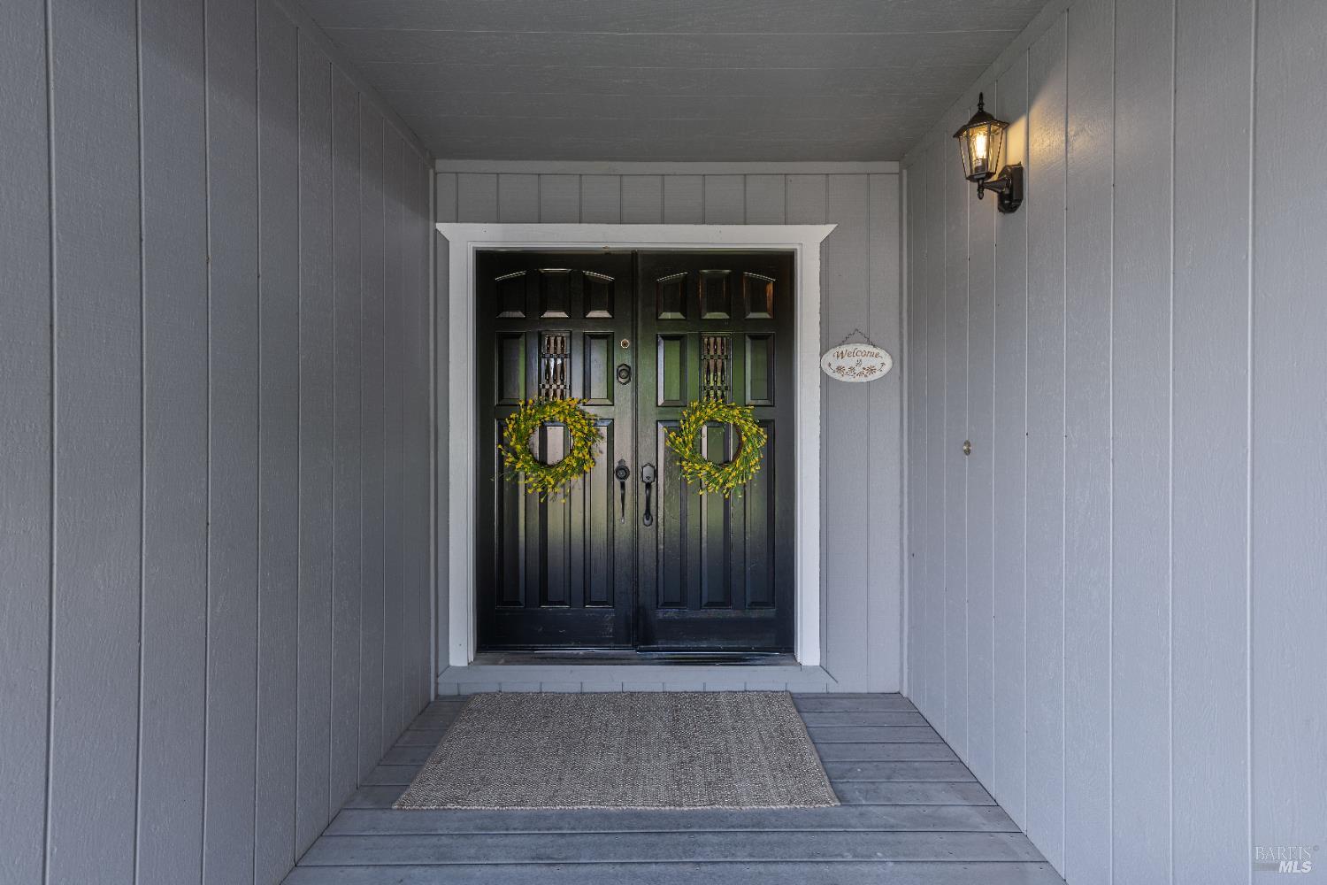 733 Whispering Bay Ln